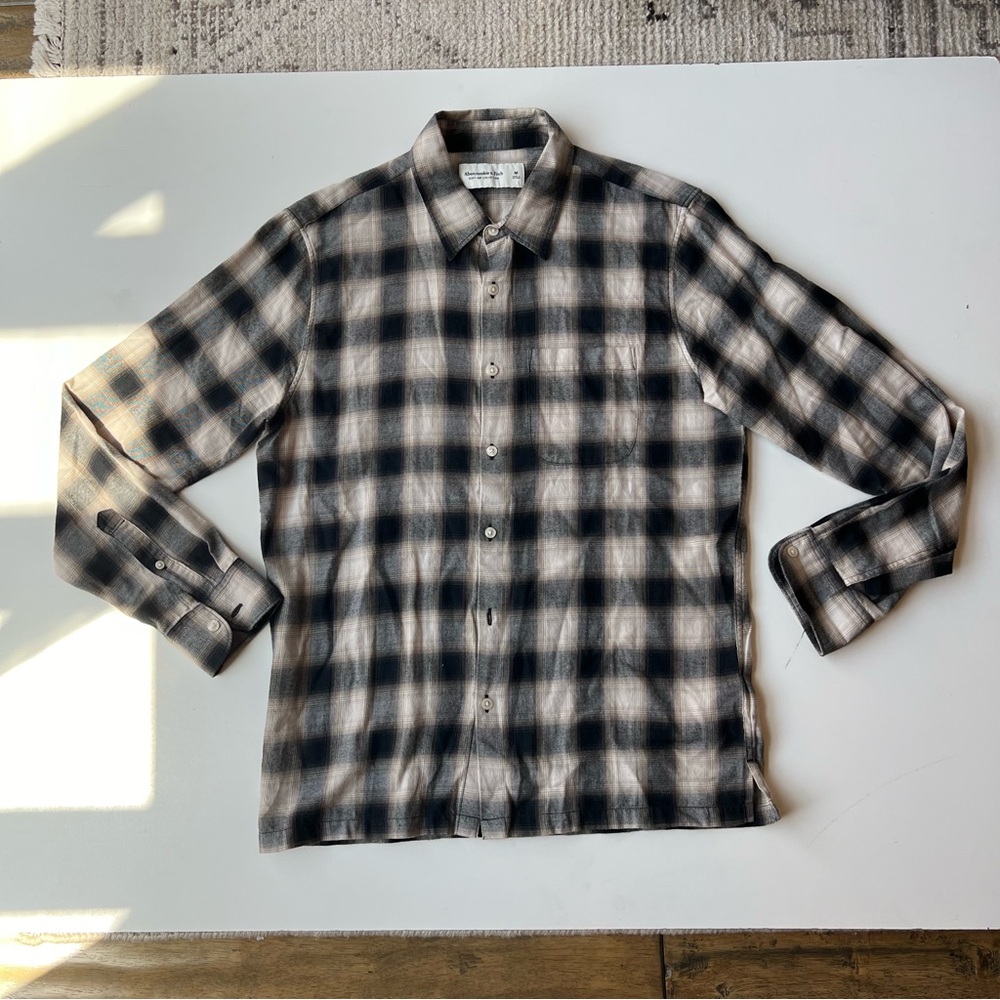 Abercrombie & Fitch - button down shirt - medium